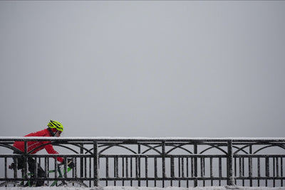 寒冷地サイクリング。冬はあなたのロールを遅くさせてはいけない